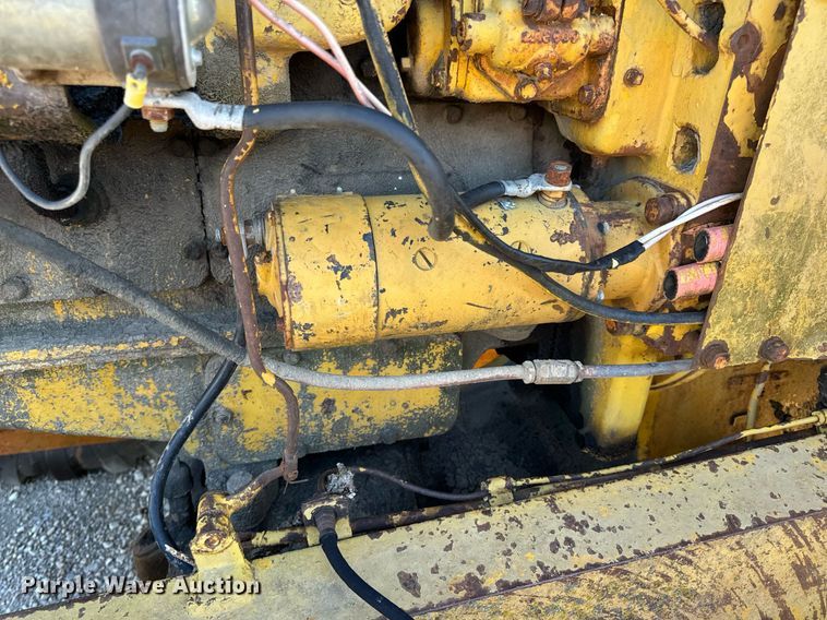 image for item EH7071 Caterpillar  rigid frame motor grader