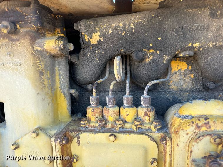 image for item EH7071 Caterpillar  rigid frame motor grader