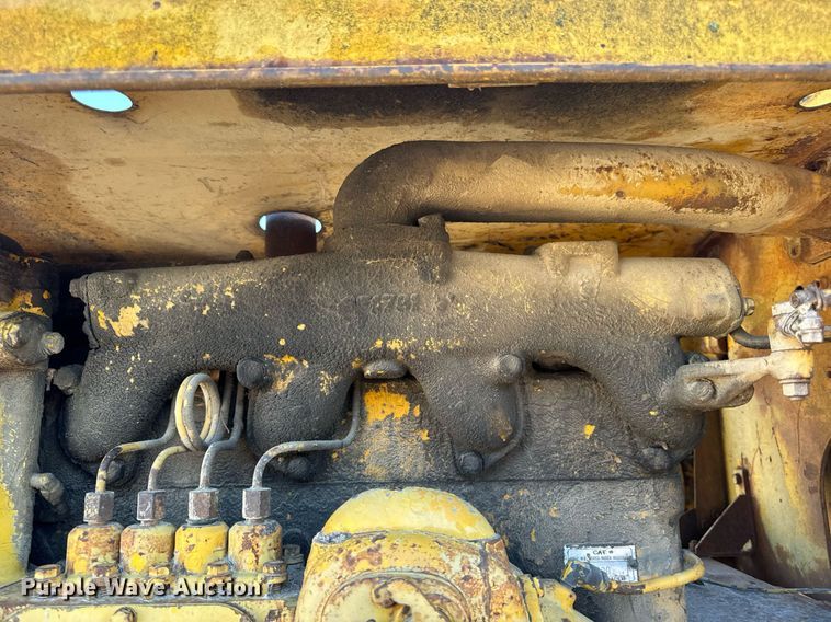 image for item EH7071 Caterpillar  rigid frame motor grader