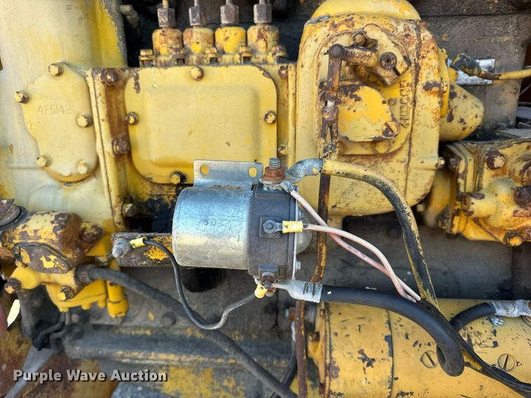 image for item EH7071 Caterpillar  rigid frame motor grader