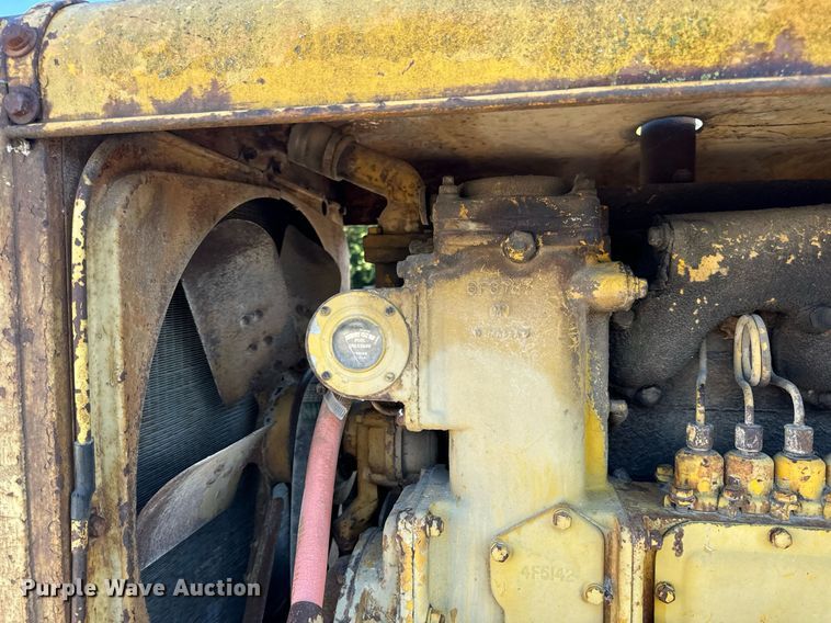 image for item EH7071 Caterpillar  rigid frame motor grader