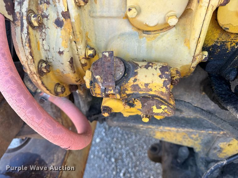 image for item EH7071 Caterpillar  rigid frame motor grader