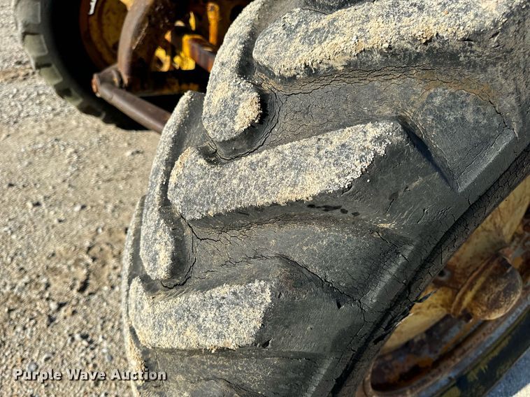 image for item EH7071 Caterpillar  rigid frame motor grader