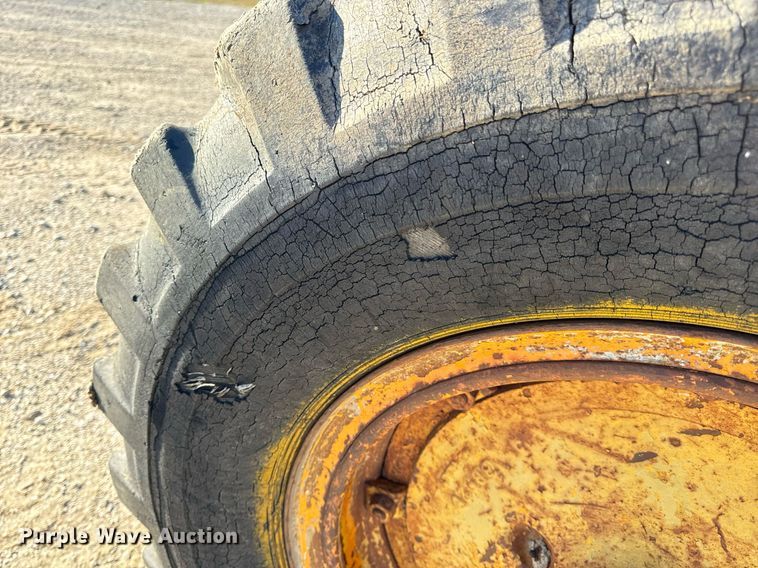 image for item EH7071 Caterpillar  rigid frame motor grader