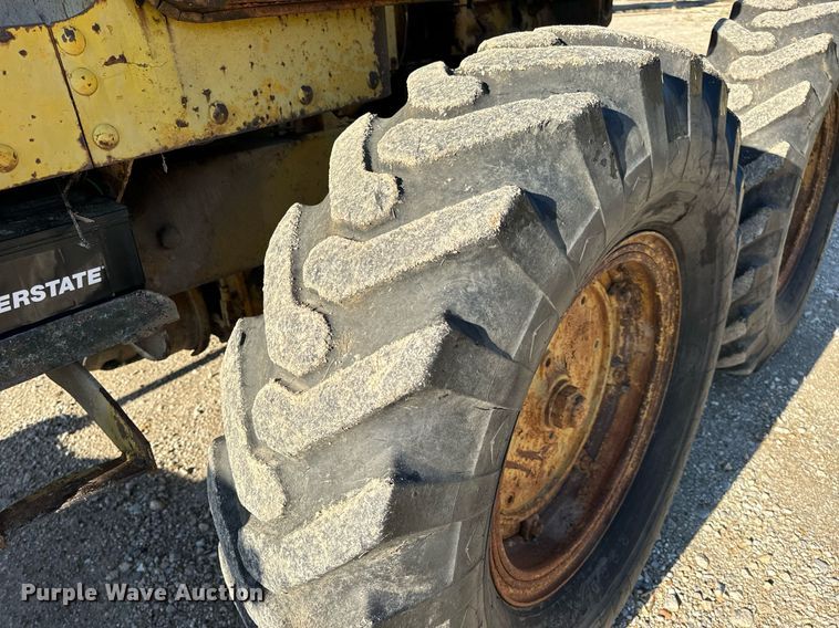 image for item EH7071 Caterpillar  rigid frame motor grader