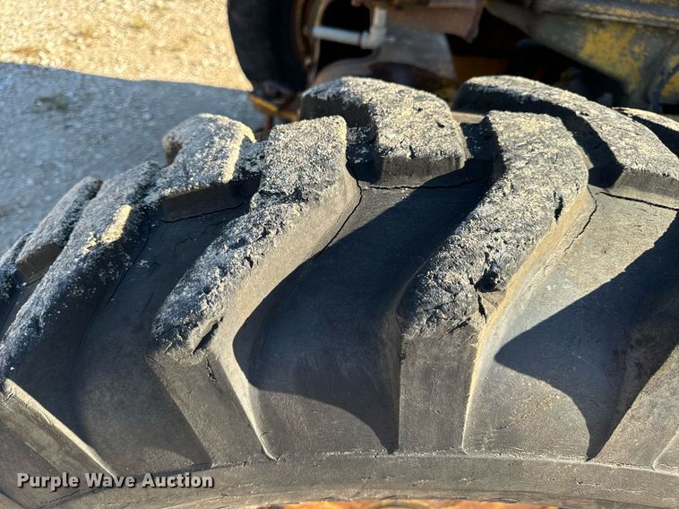 image for item EH7071 Caterpillar  rigid frame motor grader