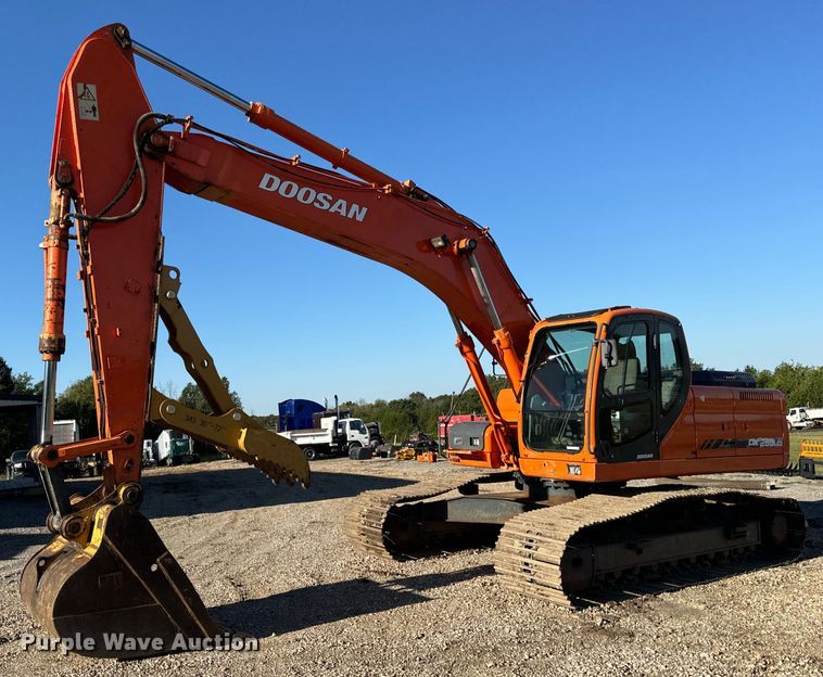 image for item EH7075 2008 Doosan DX255LC excavator