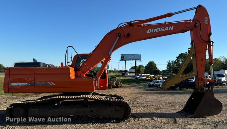 image for item EH7075 2008 Doosan DX255LC excavator