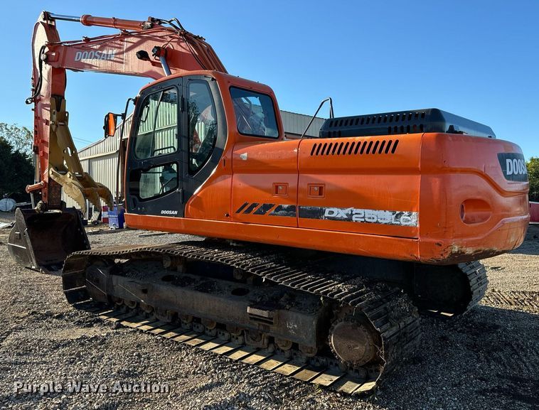 image for item EH7075 2008 Doosan DX255LC excavator