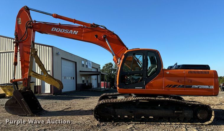 image for item EH7075 2008 Doosan DX255LC excavator