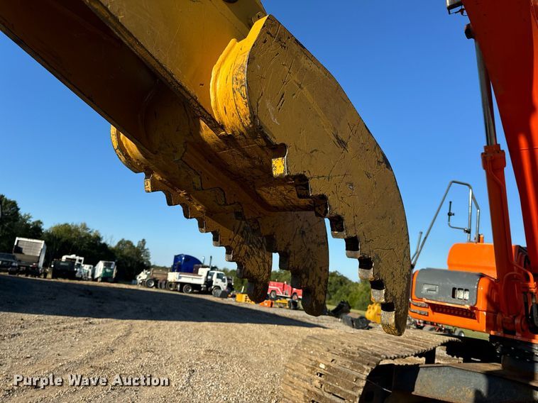 image for item EH7075 2008 Doosan DX255LC excavator