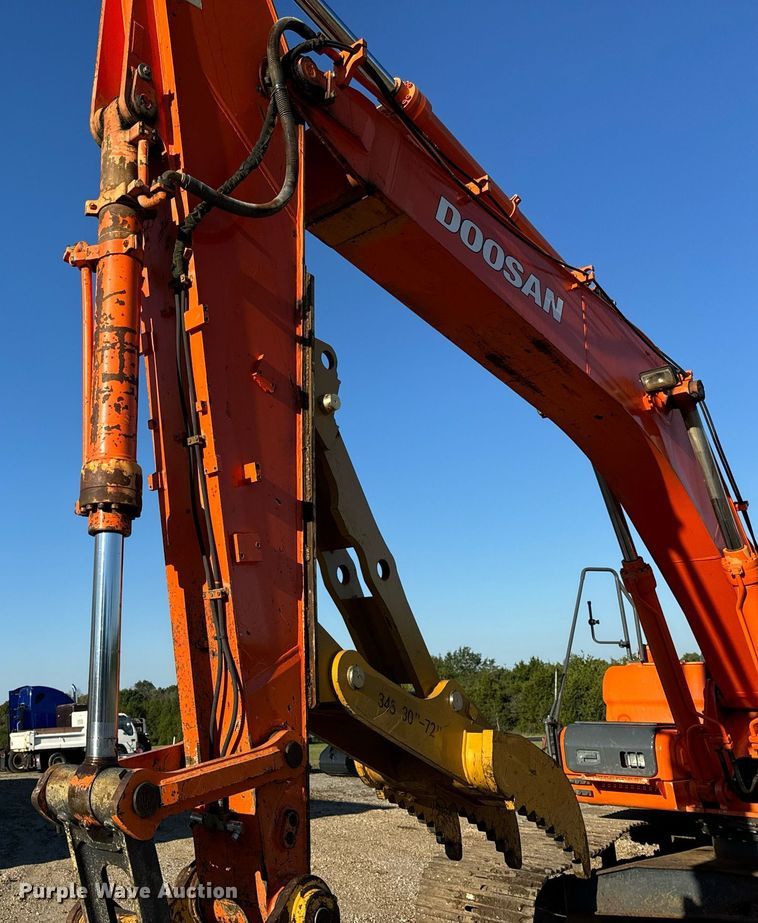 image for item EH7075 2008 Doosan DX255LC excavator
