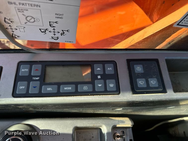 image for item EH7075 2008 Doosan DX255LC excavator