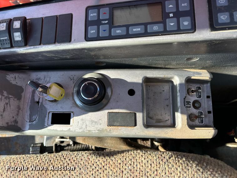 image for item EH7075 2008 Doosan DX255LC excavator