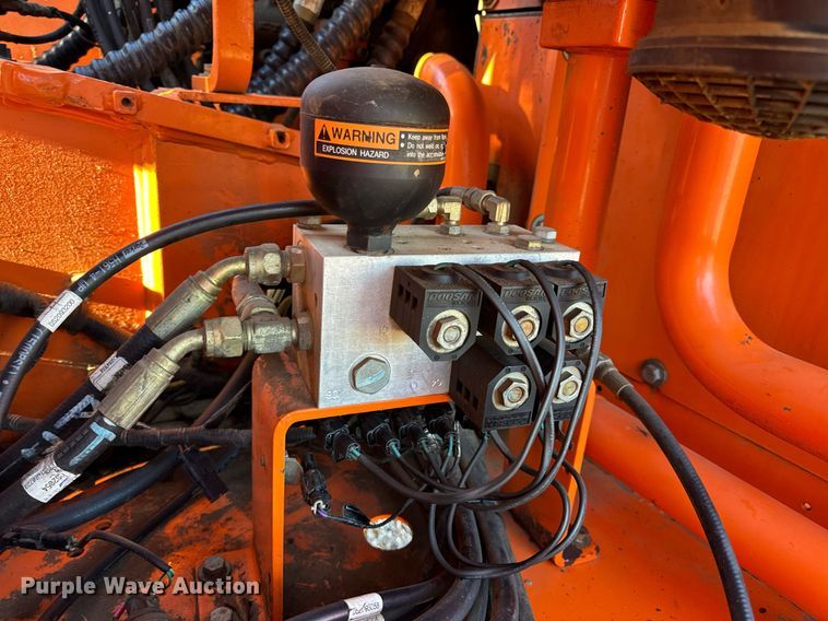 image for item EH7075 2008 Doosan DX255LC excavator