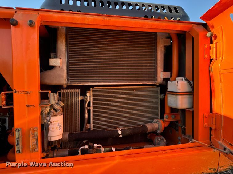 image for item EH7075 2008 Doosan DX255LC excavator