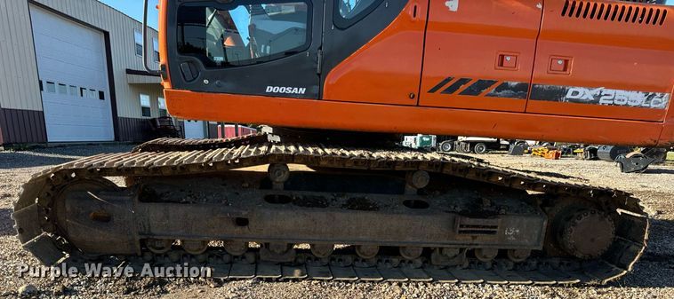 image for item EH7075 2008 Doosan DX255LC excavator