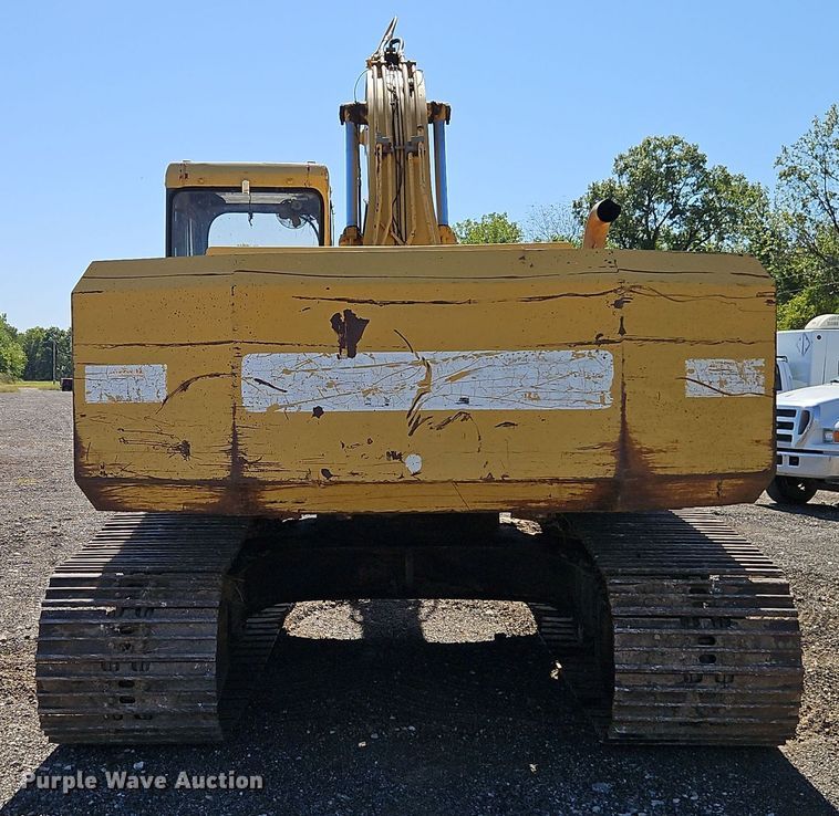 image for item EI8411 1997 John Deere 690E LC excavator