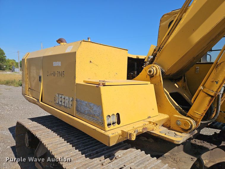 image for item EI8411 1997 John Deere 690E LC excavator