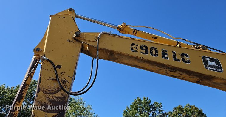image for item EI8411 1997 John Deere 690E LC excavator