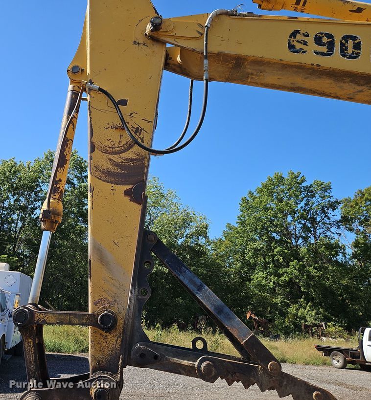 image for item EI8411 1997 John Deere 690E LC excavator