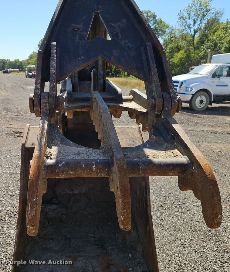 image for item EI8411 1997 John Deere 690E LC excavator