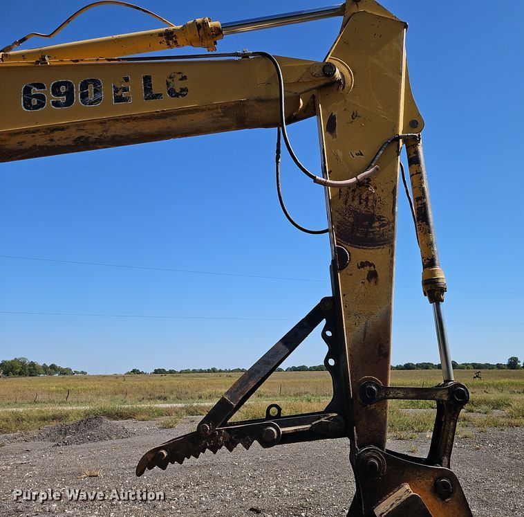 image for item EI8411 1997 John Deere 690E LC excavator