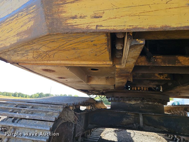 image for item EI8411 1997 John Deere 690E LC excavator