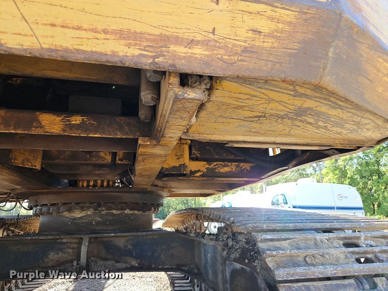 image for item EI8411 1997 John Deere 690E LC excavator