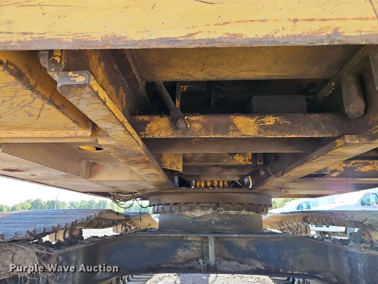 image for item EI8411 1997 John Deere 690E LC excavator