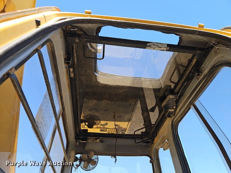 image for item EI8411 1997 John Deere 690E LC excavator