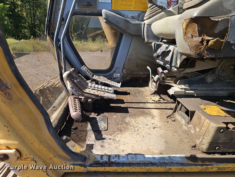image for item EI8411 1997 John Deere 690E LC excavator