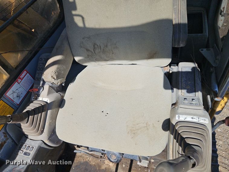 image for item EI8411 1997 John Deere 690E LC excavator