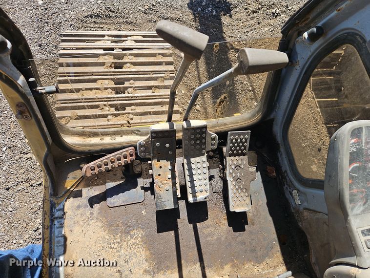 image for item EI8411 1997 John Deere 690E LC excavator