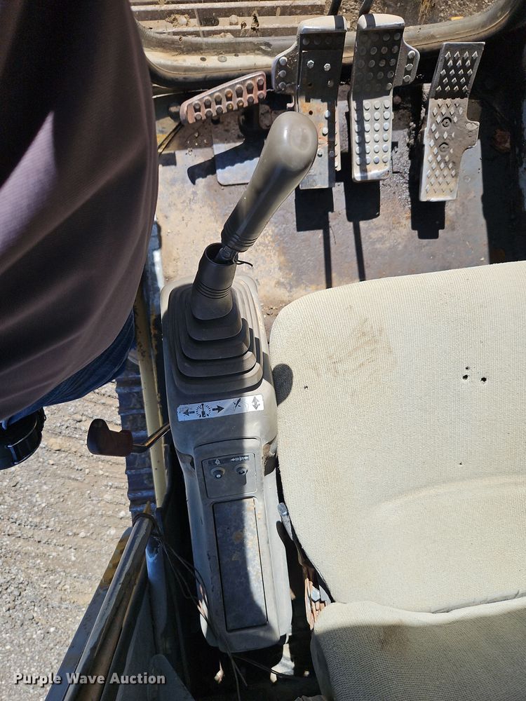 image for item EI8411 1997 John Deere 690E LC excavator