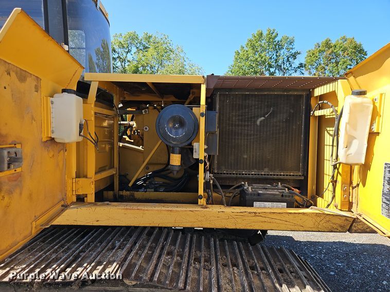 image for item EI8411 1997 John Deere 690E LC excavator