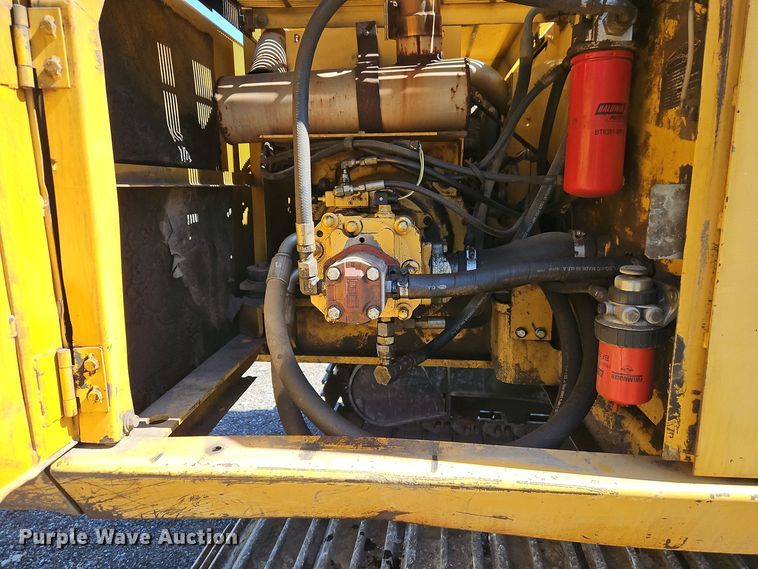 image for item EI8411 1997 John Deere 690E LC excavator