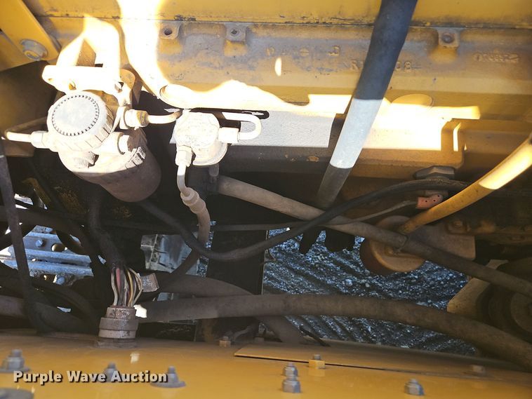 image for item EI8411 1997 John Deere 690E LC excavator