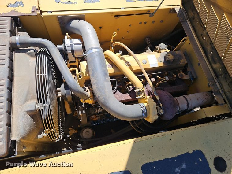 image for item EI8411 1997 John Deere 690E LC excavator