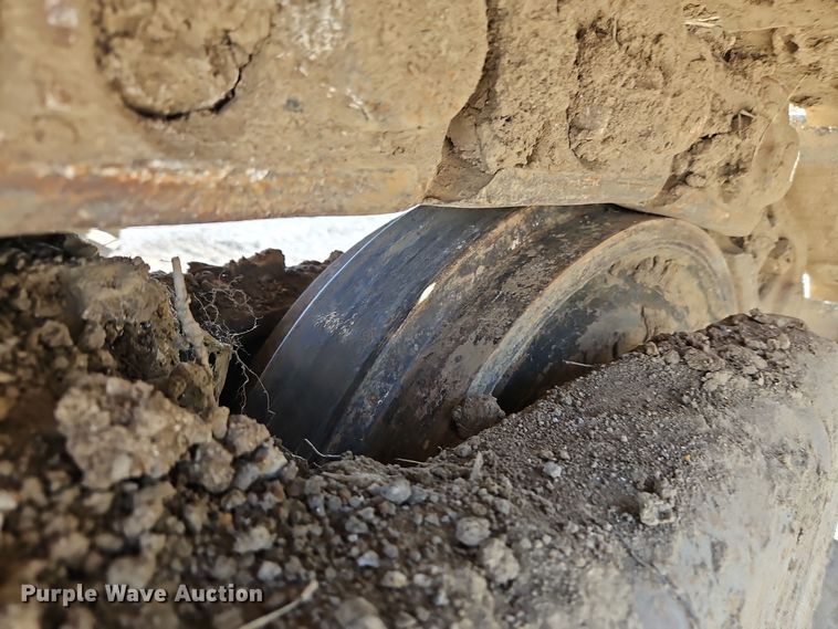 image for item EI8411 1997 John Deere 690E LC excavator