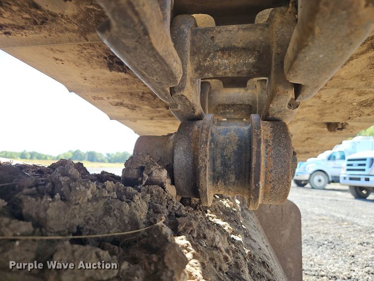 image for item EI8411 1997 John Deere 690E LC excavator