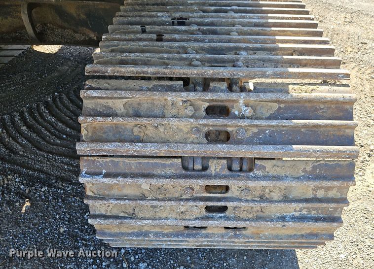 image for item EI8411 1997 John Deere 690E LC excavator