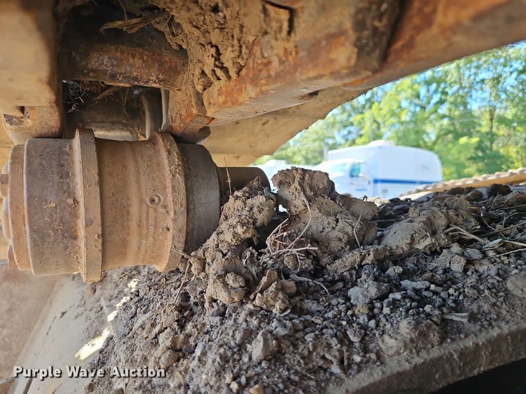 image for item EI8411 1997 John Deere 690E LC excavator