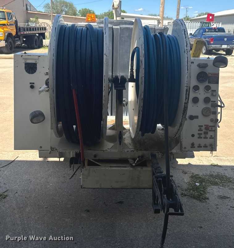 image for item EJ2699 2002 Sewer Equipment Co of America 747-FR2000 sewer jetter trailer