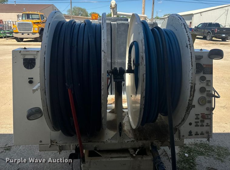 image for item EJ2699 2002 Sewer Equipment Co of America 747-FR2000 sewer jetter trailer