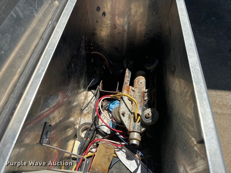 image for item EJ2699 2002 Sewer Equipment Co of America 747-FR2000 sewer jetter trailer