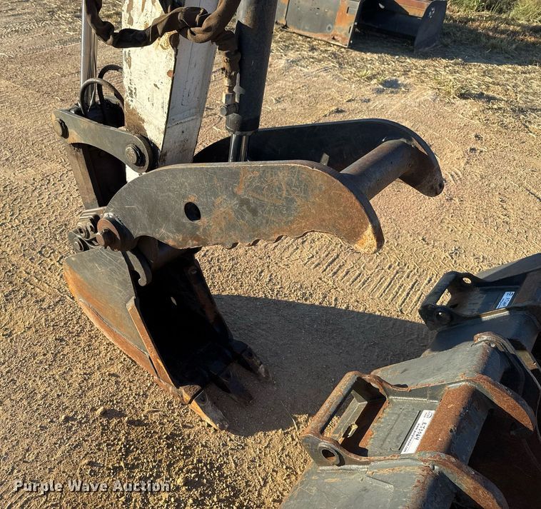 image for item EJ3064 2009 Bobcat 435H mini excavator