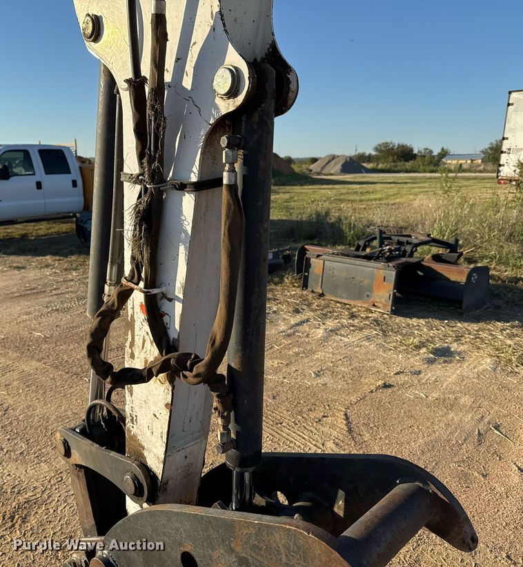 image for item EJ3064 2009 Bobcat 435H mini excavator