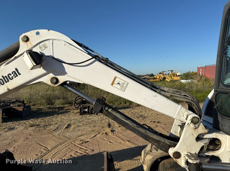 image for item EJ3064 2009 Bobcat 435H mini excavator