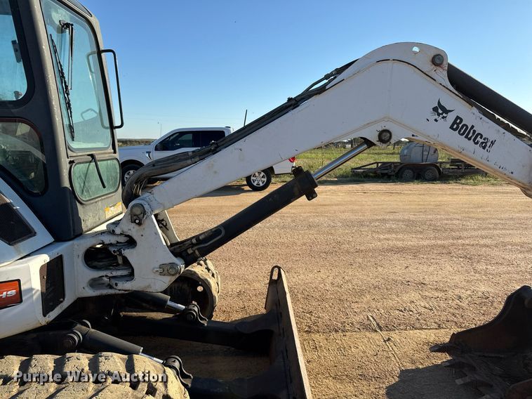 image for item EJ3064 2009 Bobcat 435H mini excavator